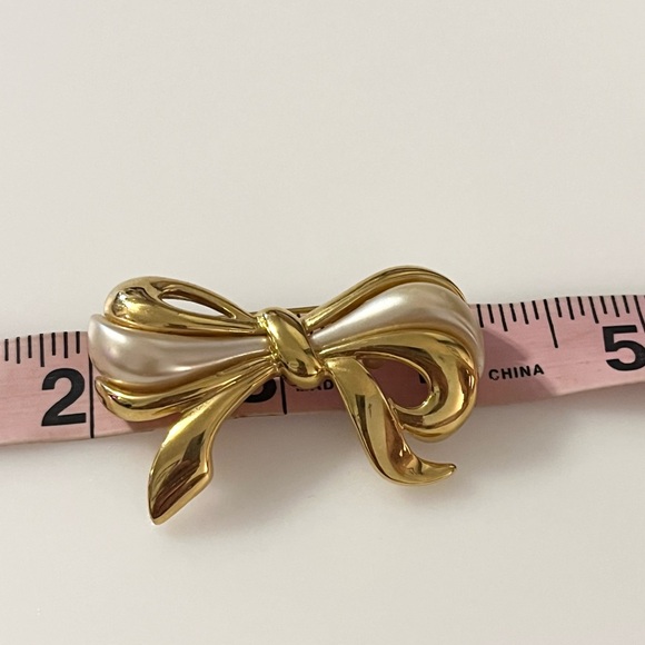 Vintage Napier Gold Tone Bow Brooch - Picture 8 of 14